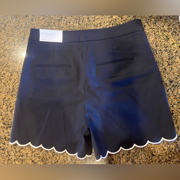 Ann Taylor navy blue shorts with white scalloped trim and side zip. NWT Size 4 - Picture 4 of 15